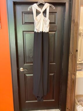 Two-Tone Black and White Prom Evening Gown Dress with Knotted Halter